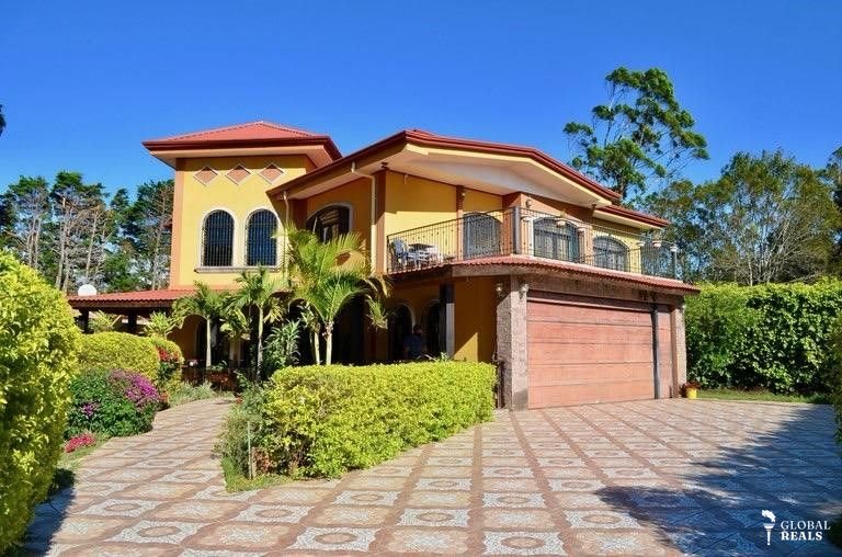Hermosa Casa en Montaña Heredia