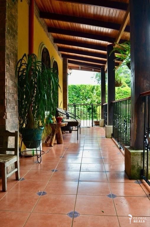 Hermosa Casa en Montaña Heredia