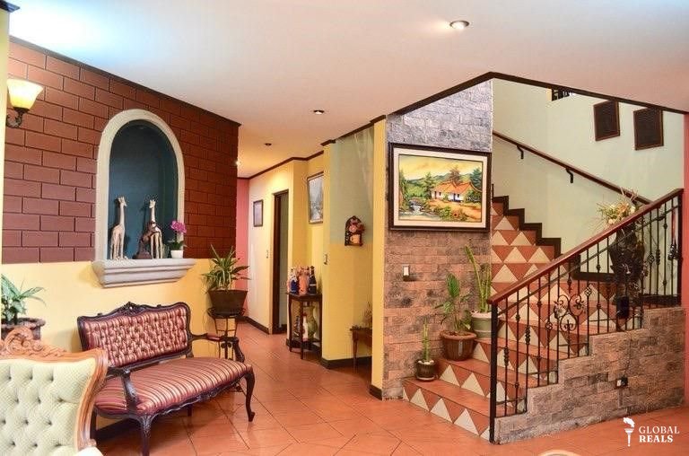 Hermosa Casa en Montaña Heredia