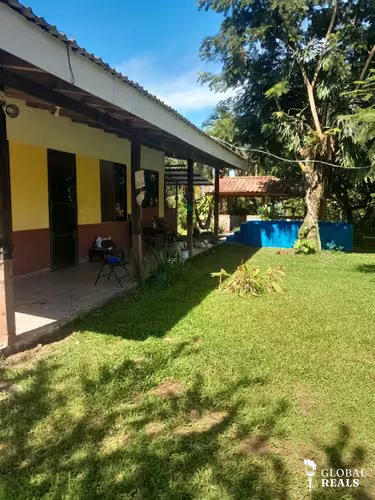 Casa en Guacimo con piscina y rancho – lote de 1000 m²