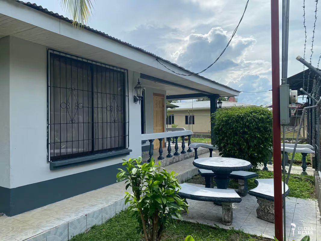 Casa con lote amplio