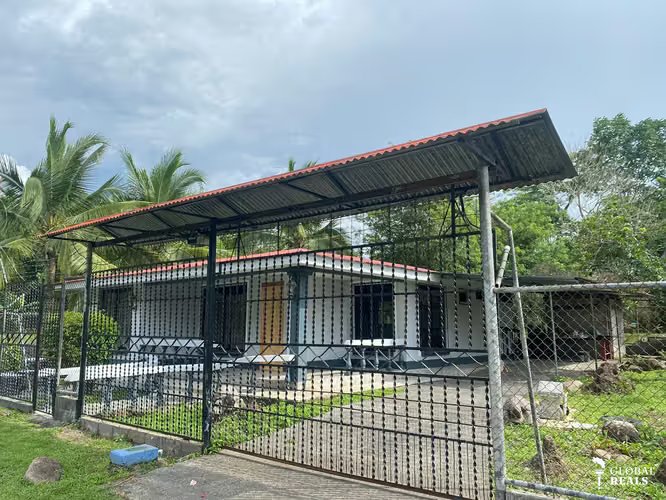 Casa con lote amplio