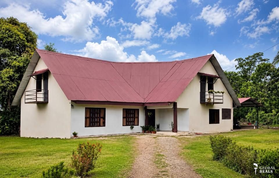 Casa 5 habitaciones + 1.5 hectáreas en Sarapiquí