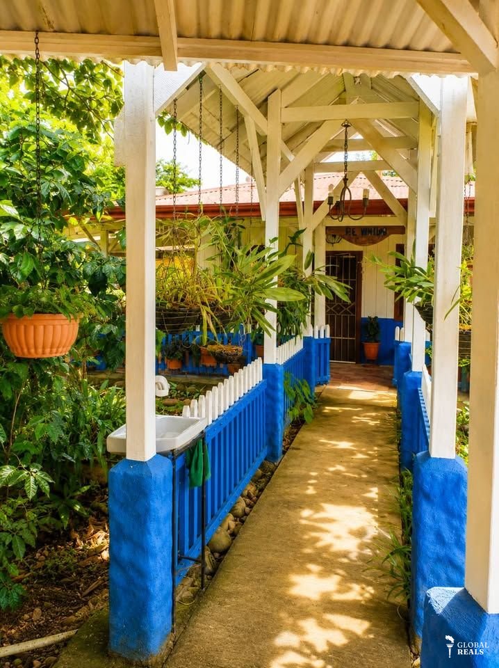 🌿 FINCA DE ENSUEÑO EN SARAPIQUÍ | 1.3 Ha, Casa Rústica, Piscina y Riachuelo Propio 🏡