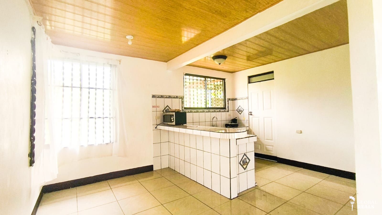 Se vende hermosa vivienda en la Alegría, Siquirres, Limón