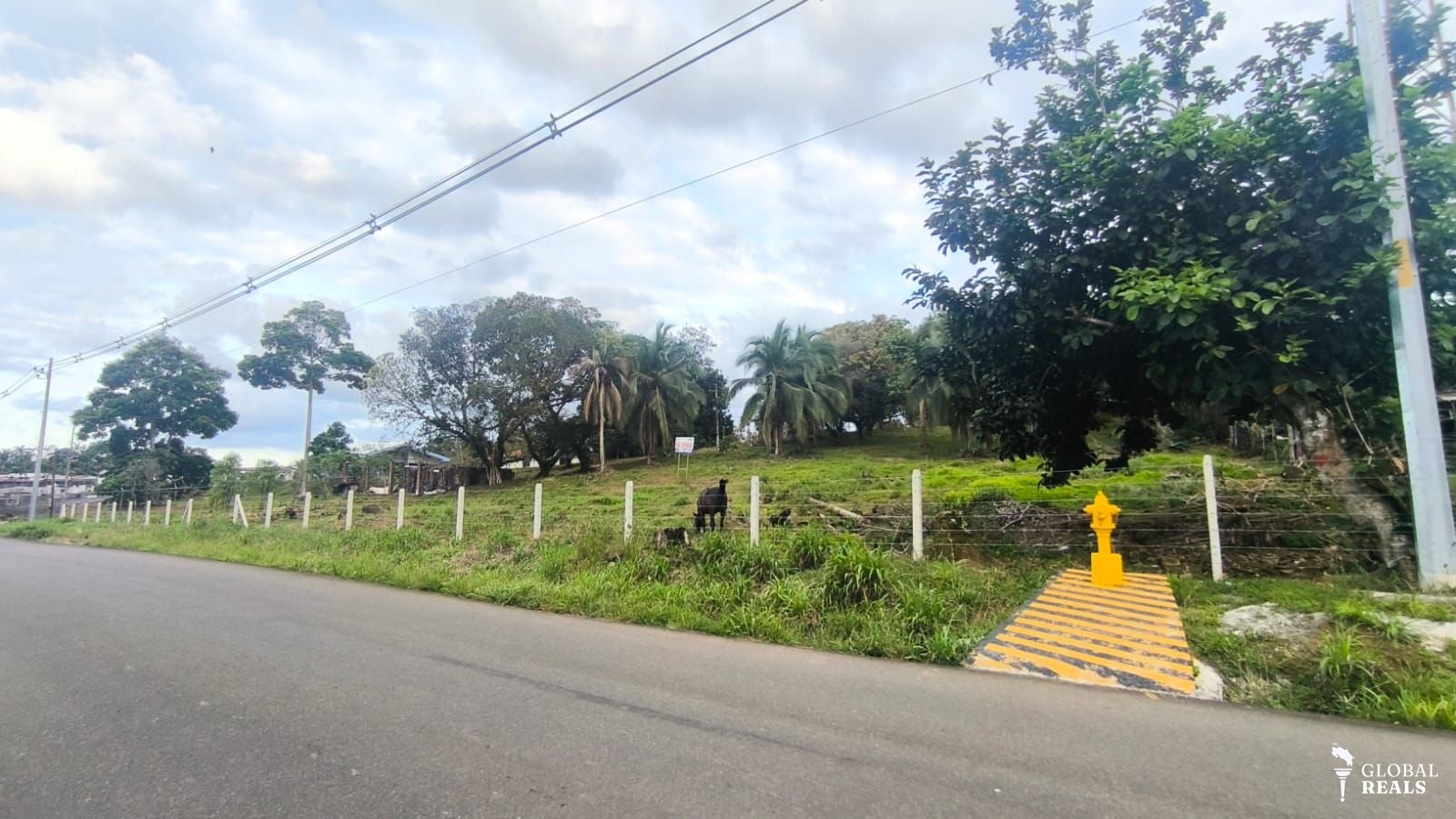 Se vende terreno comercial en Florida, Siquirres, Limón