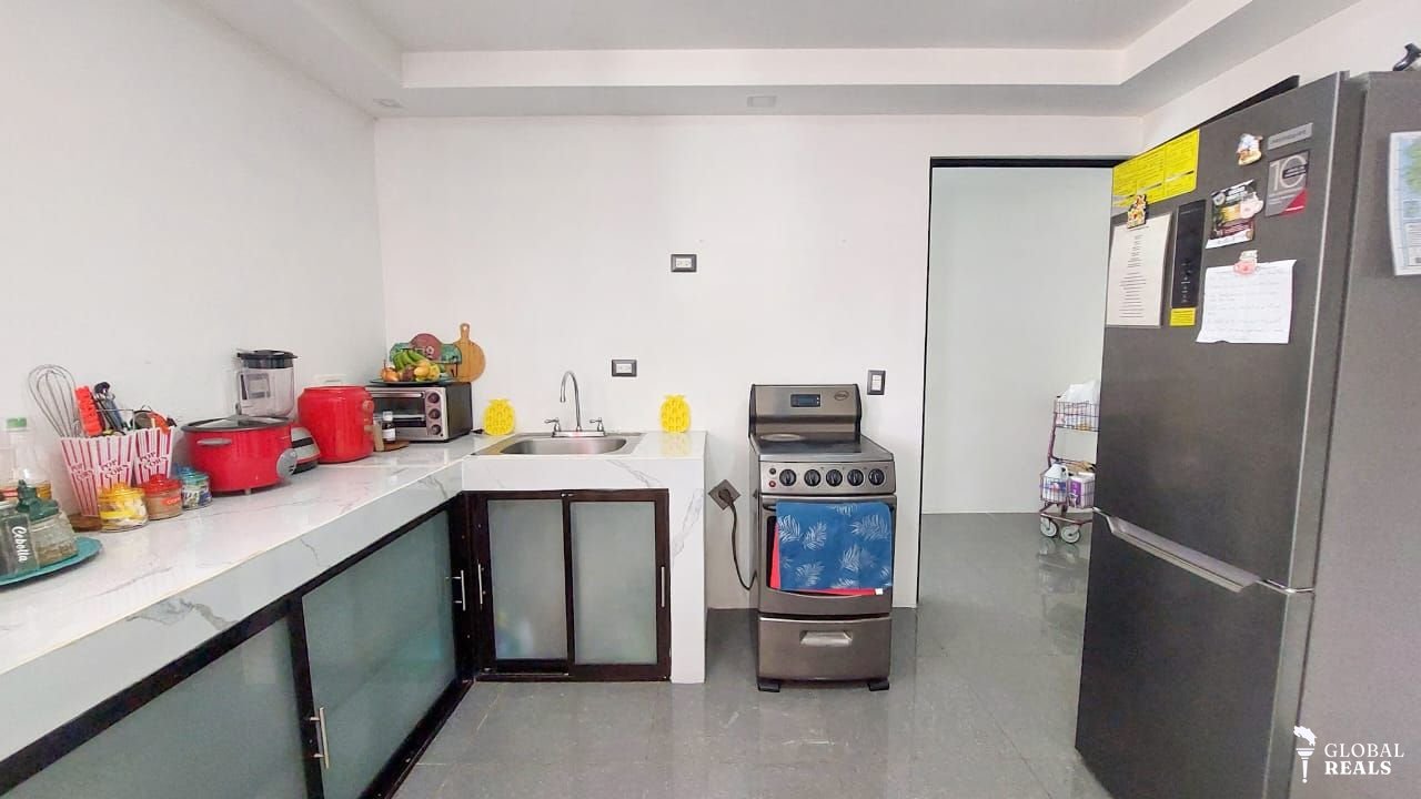 Se vende casa en Siquirres, cerca clínica ccss