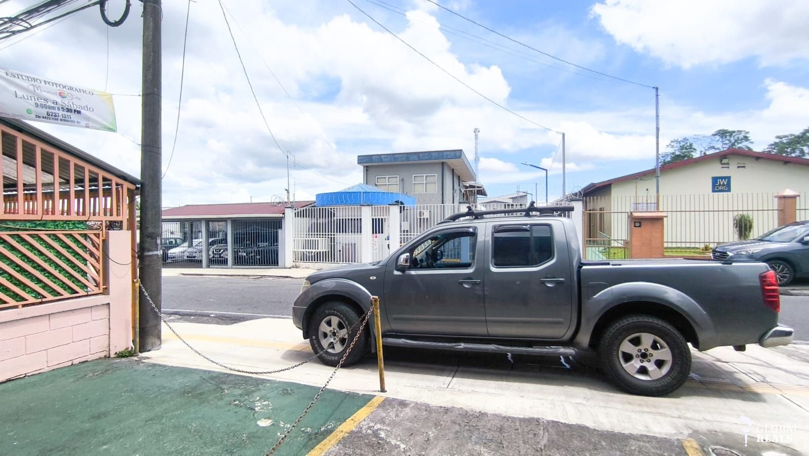 Se vende inmueble comercial en Guápiles centro, Pococí