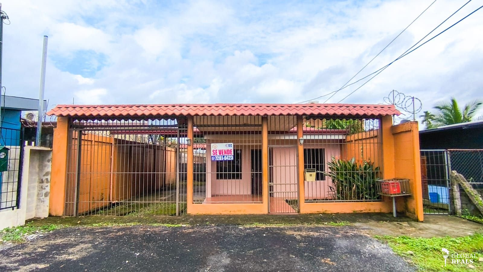 Se vende casa en Siquirres centro, Limón