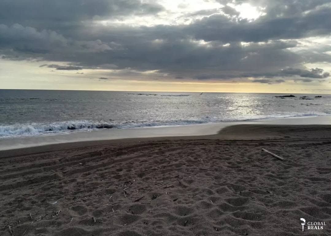 SE VENDE ESPECTACULAR FINCA DE PLAYA