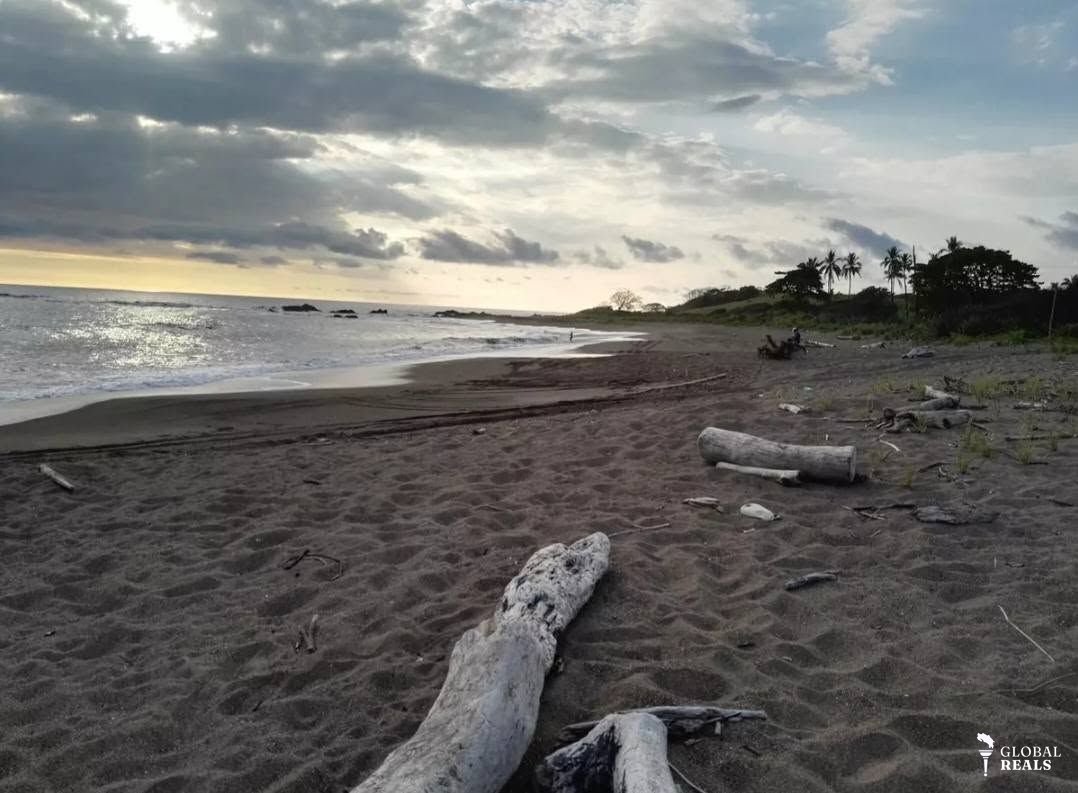 SE VENDE ESPECTACULAR FINCA DE PLAYA