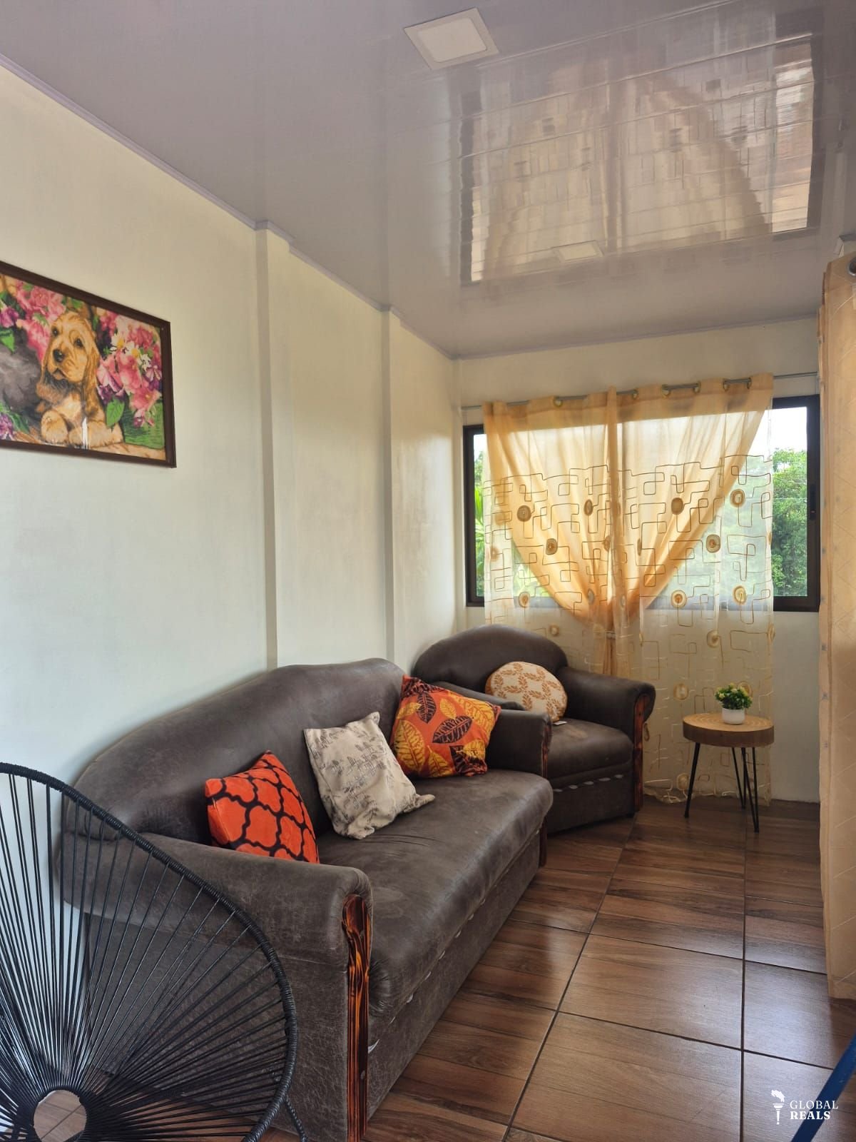 Se alquila Habitación amueblada Servicios incluidos