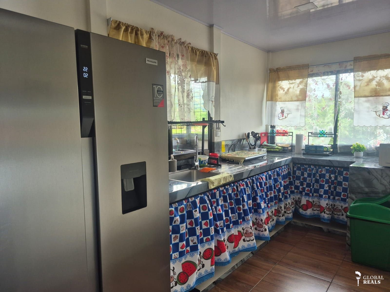 Se alquila Habitación amueblada Servicios incluidos