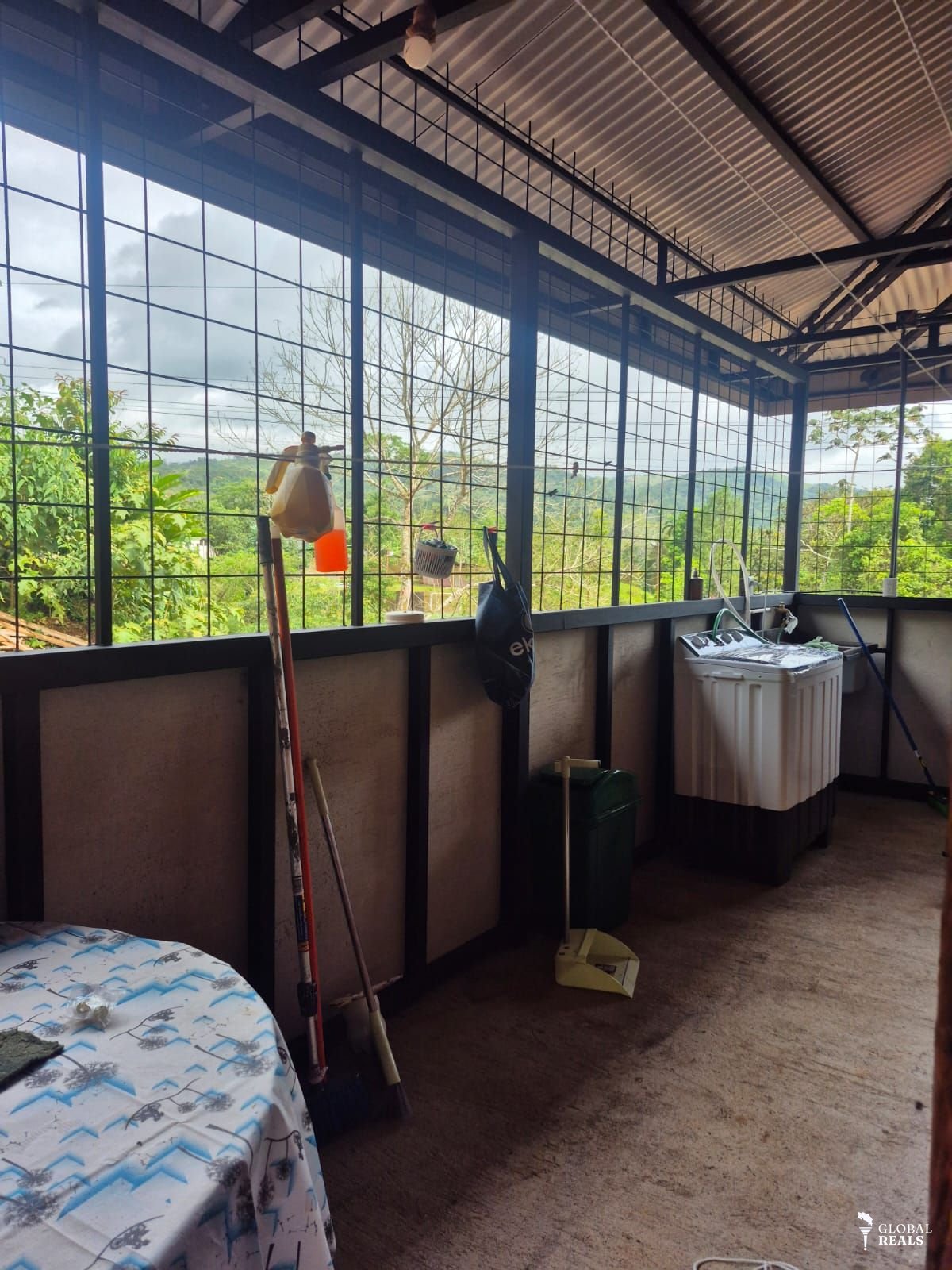 Se alquila Habitación amueblada Servicios incluidos
