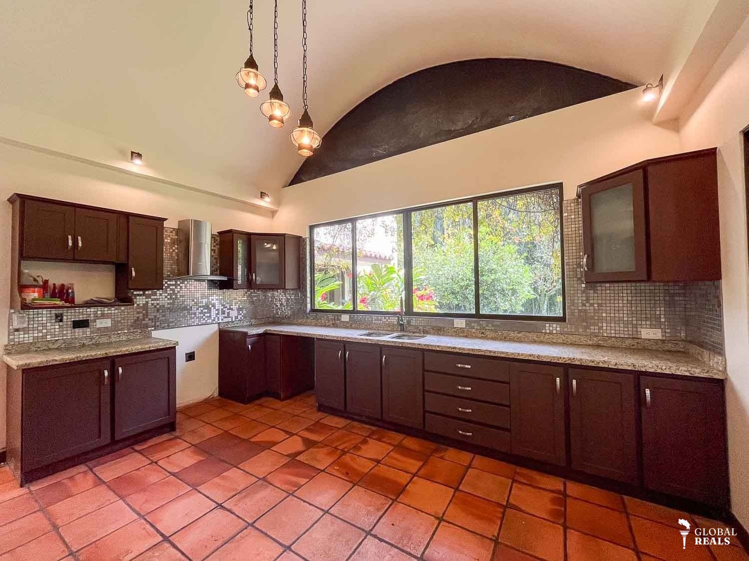 Venta Casa en Hacienda los Reyes La Guacima Alajuela