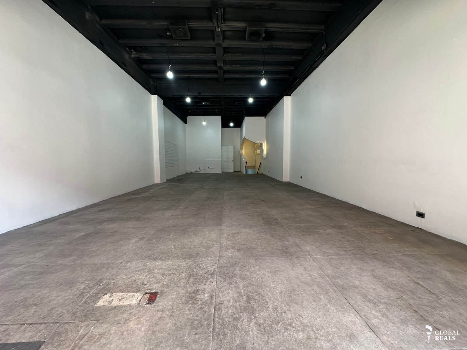 *ALQUILER DE LOCAL COMERCIAL EN LA AVENIDA CENTRAL CERCA DE PLAZA CULTURA SAN JOSE*