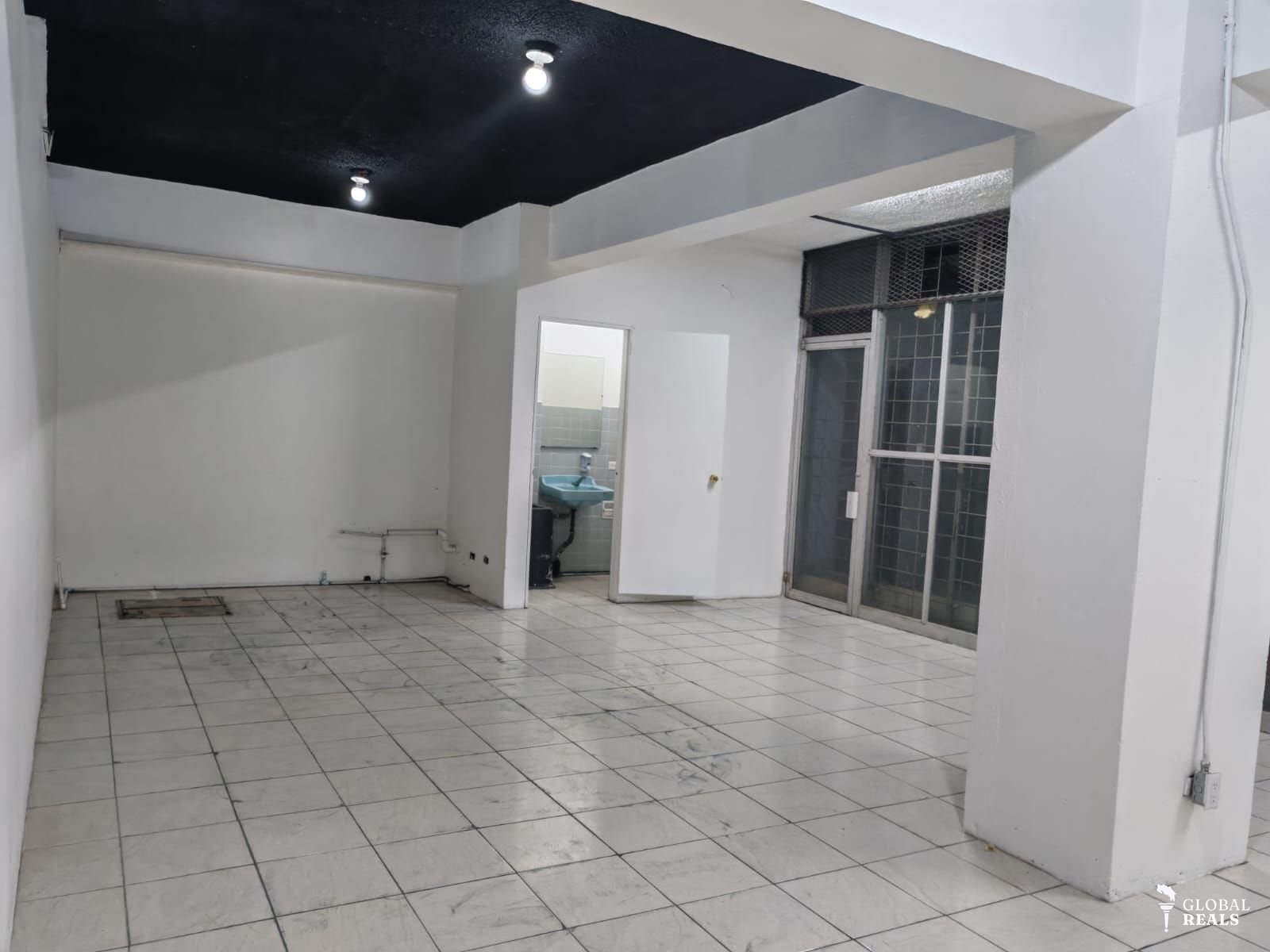 *ALQUILER DE LOCAL COMERCIAL EN LA AVENIDA CENTRAL CERCA DE PLAZA CULTURA SAN JOSE*