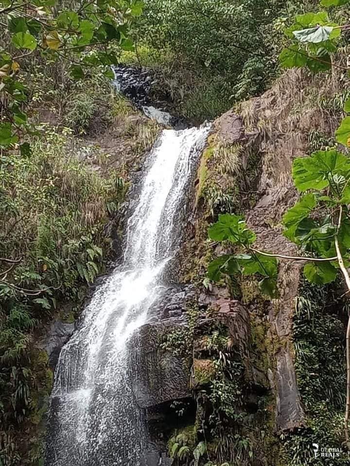 Finca con 5 cataratas