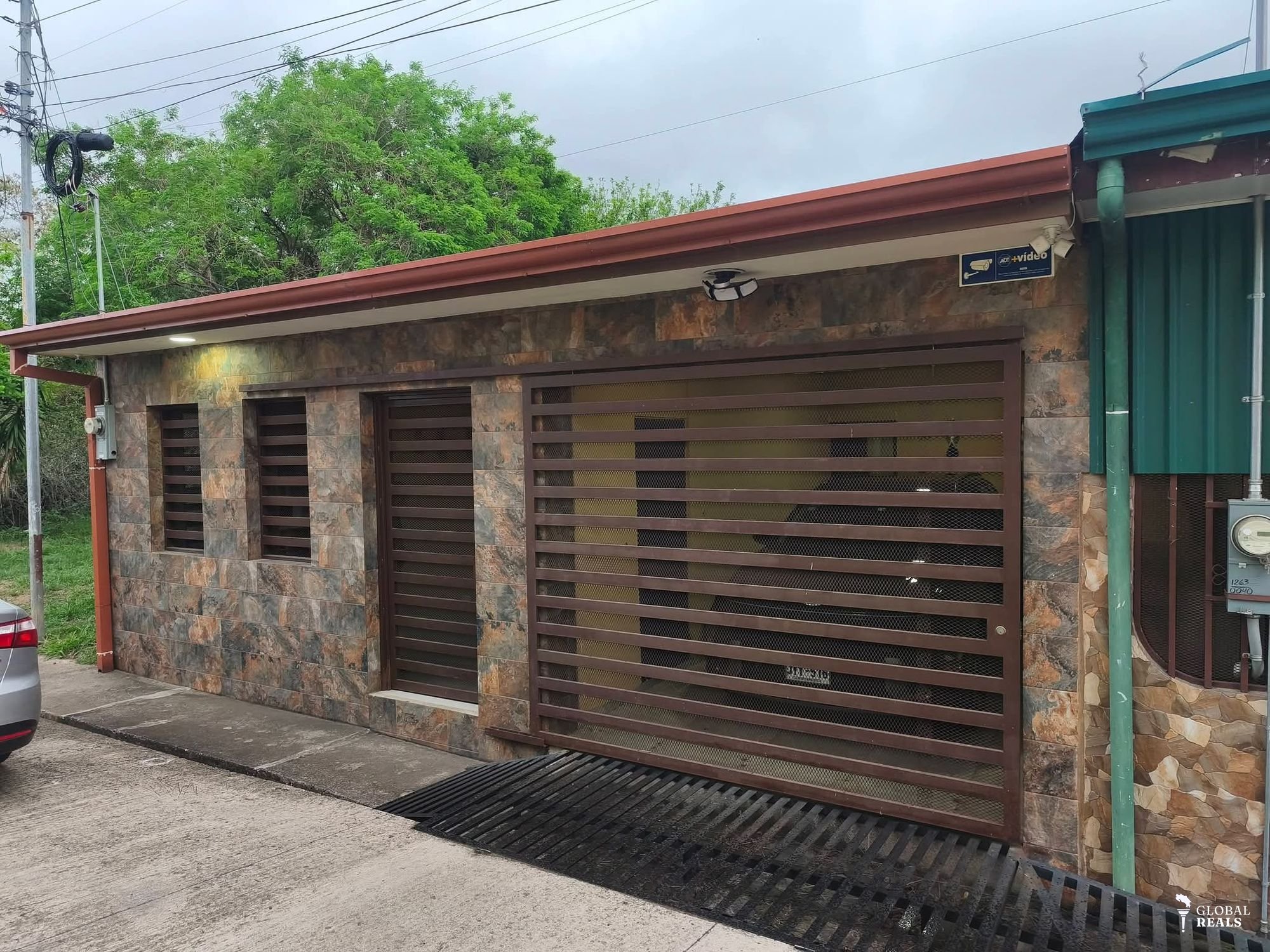 Se vende casa en hatillo 6 una planta