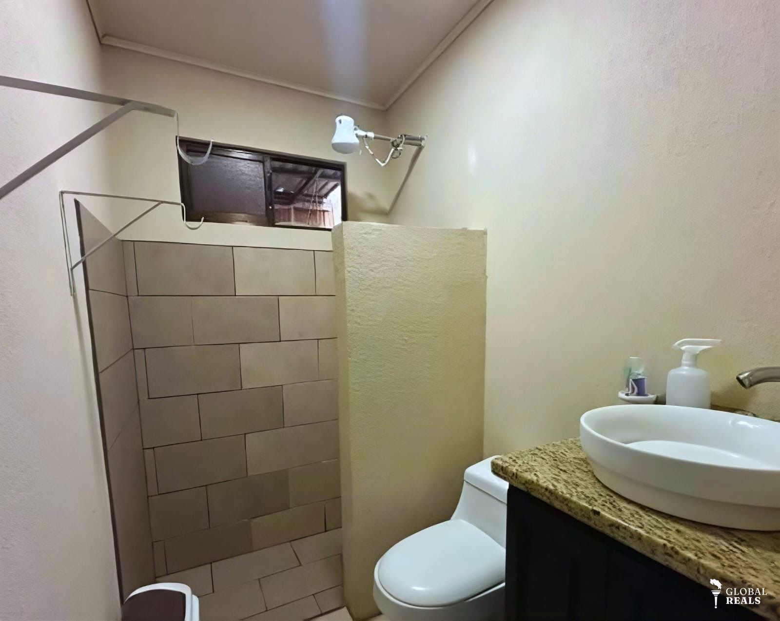 🏡✨ ¡OPORTUNIDAD ÚNICA: HERMOSA CASA MODERNA A SOLO 8 MINUTOS DEL CENTRO DE SAN RAMÓN!