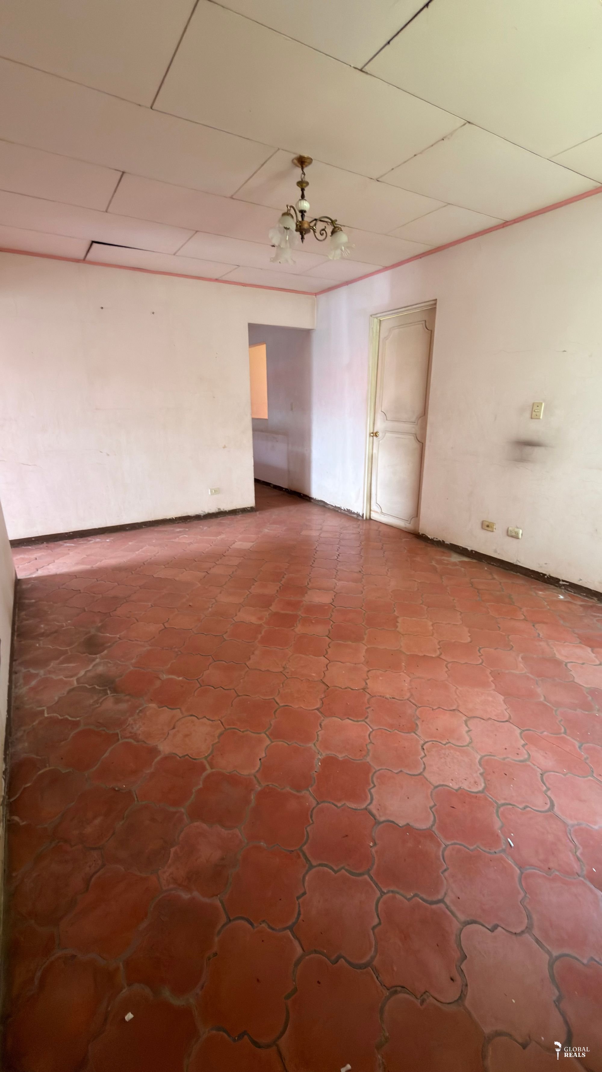 Casa en venta en Alajuela - Ceiba - Independiente para remodelar