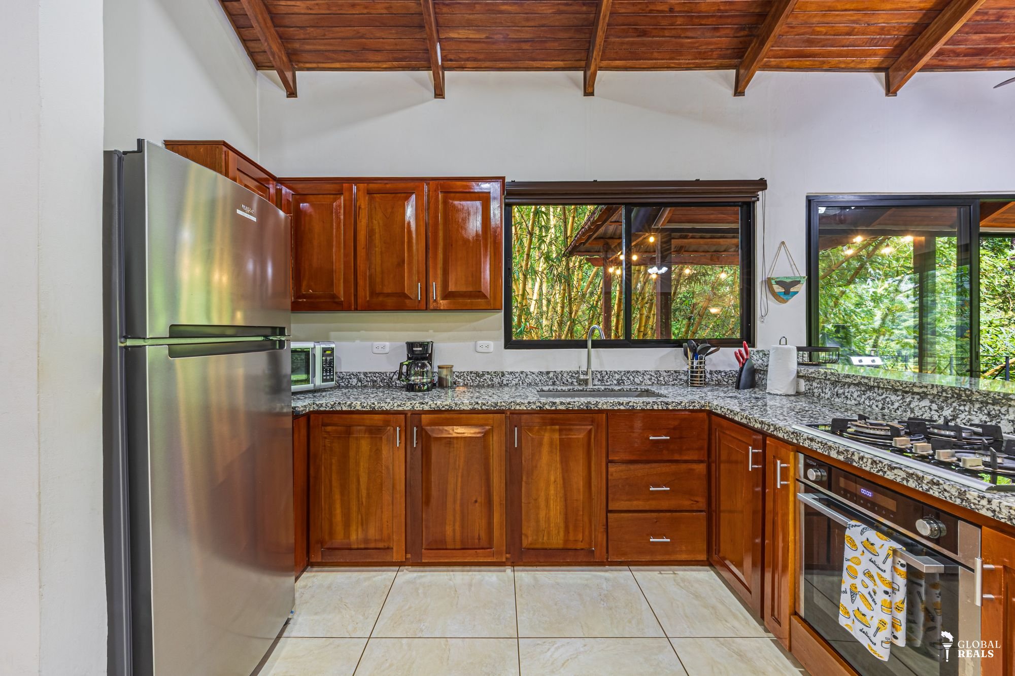 Tropical Villa in Canto del Mar | Walk to Dominicalito Beach