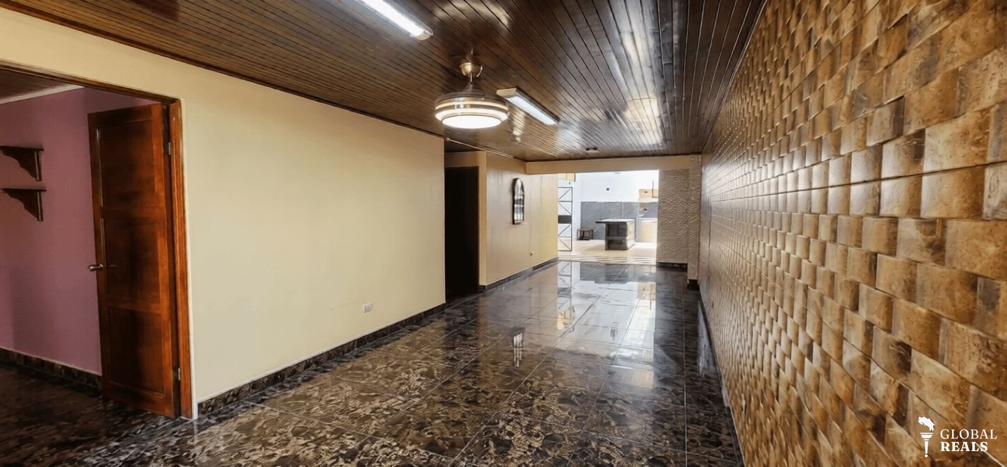 VENTA CASA CON AMPLIO TERRENO - DESAMPARADOS DE ALAJUELA - ID105