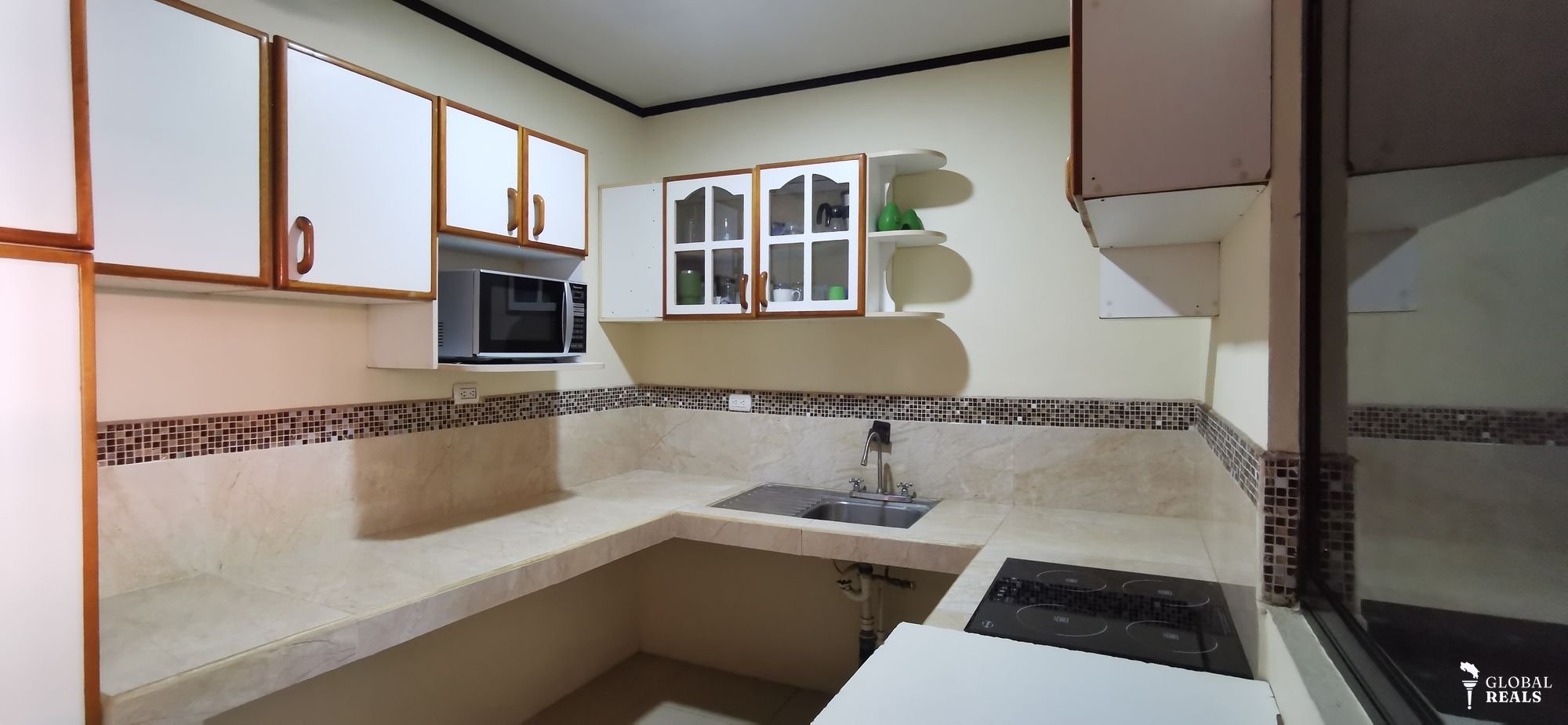 VENTA DE CASA CON DOS APARTAMENTOS – PUNTARENAS - ID60JC