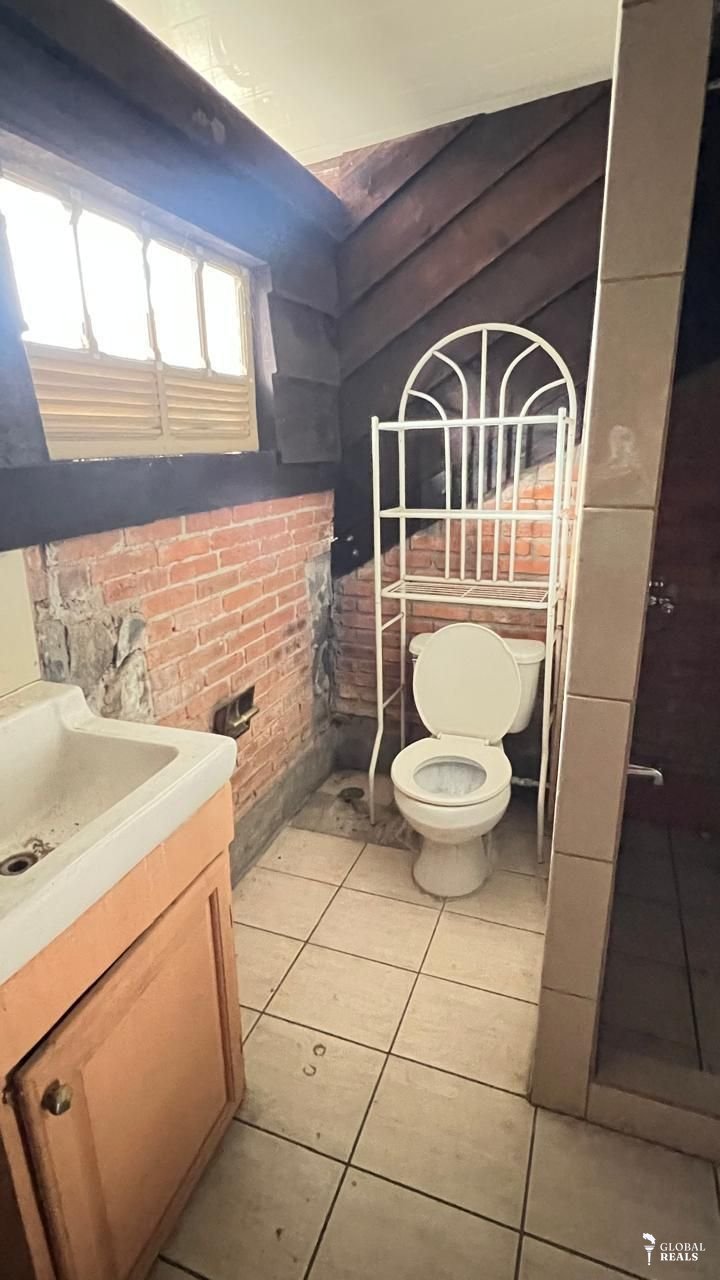 ALQUILER LOCAL COMERCIAL  SANTA ANA CENTRO - #167AE