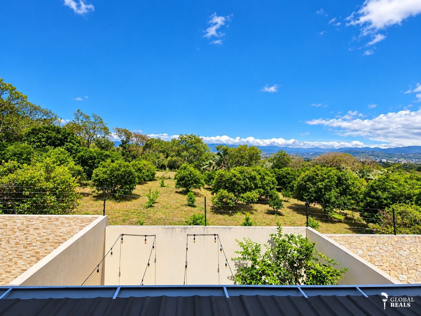 #215YL CASA EN VENTA PARA INVERSIÓN EN BRASIL DE SANTA ANA