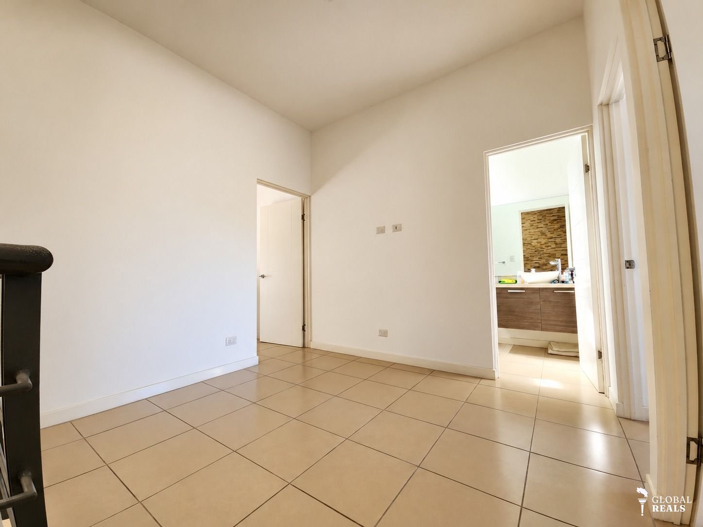 #215YL CASA EN VENTA PARA INVERSIÓN EN BRASIL DE SANTA ANA