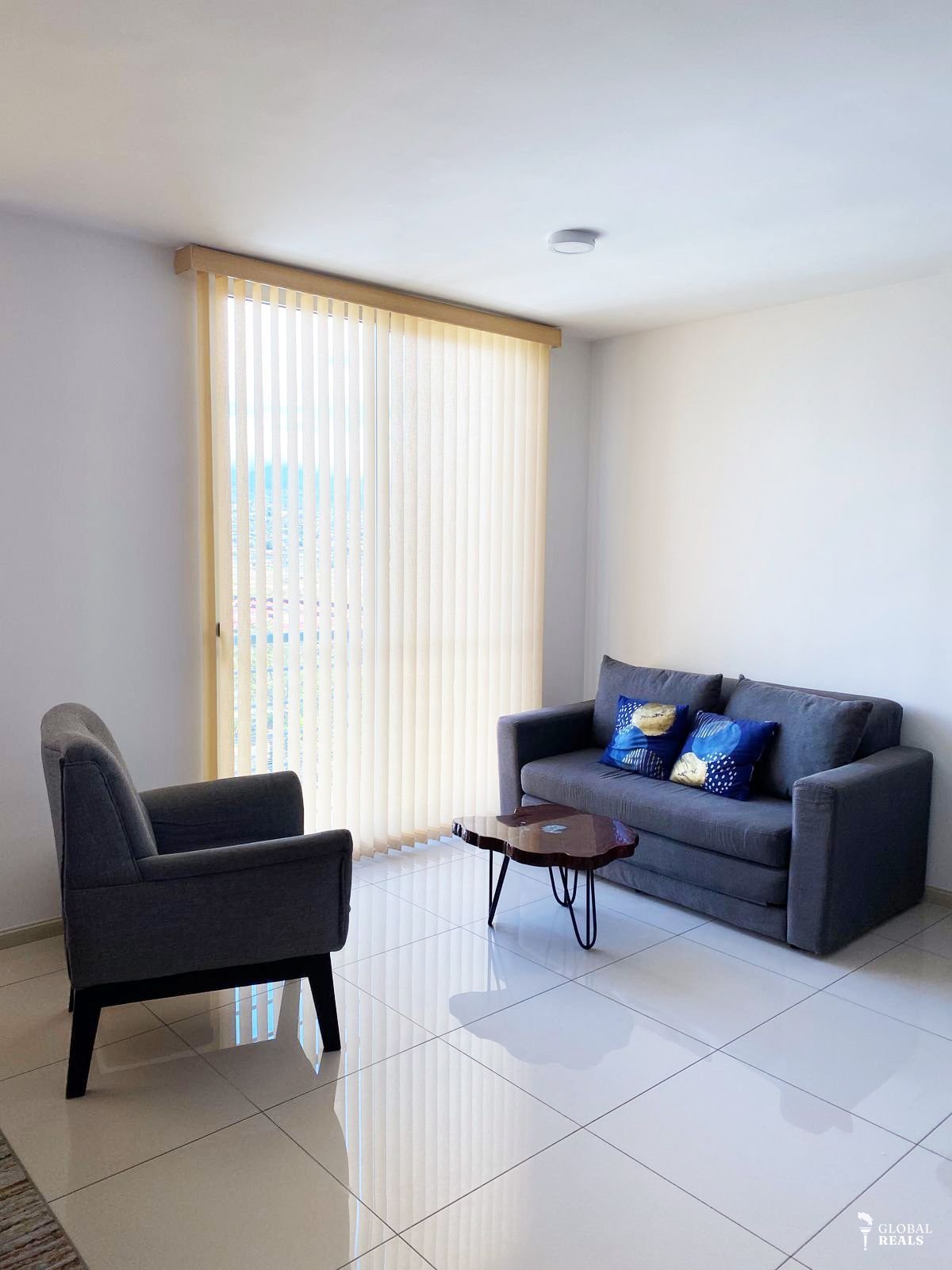 VENTA DE APARTAMENTO EN CONDOMINIO – LAGUNILLA DE HEREDIA - ID100