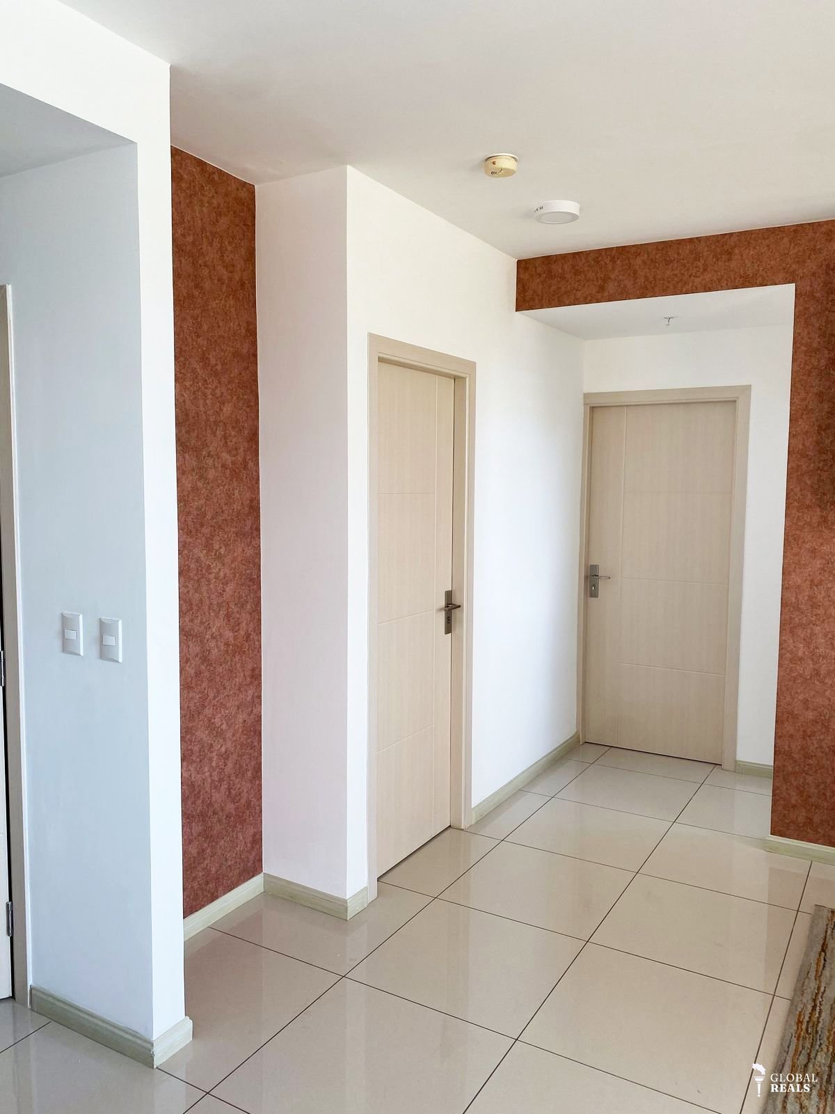 VENTA DE APARTAMENTO EN CONDOMINIO – LAGUNILLA DE HEREDIA - ID100
