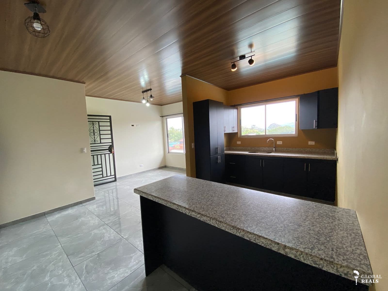 ALQUILER APARTAMENTO - SANTA ANA CENTRO - #170GR