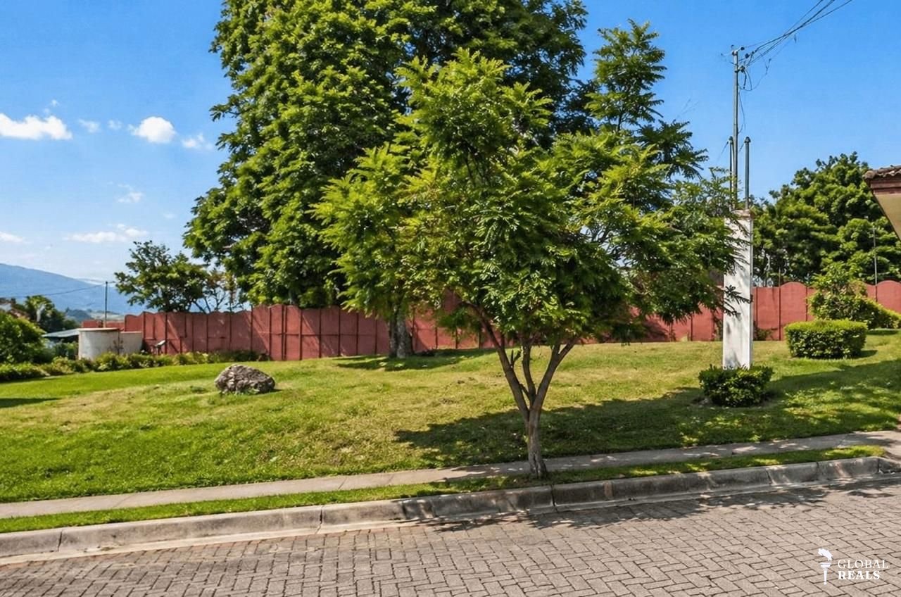 VENTA LOTE EN RESIDENCIAL – GUÁCIMA ALAJUELA - ID104