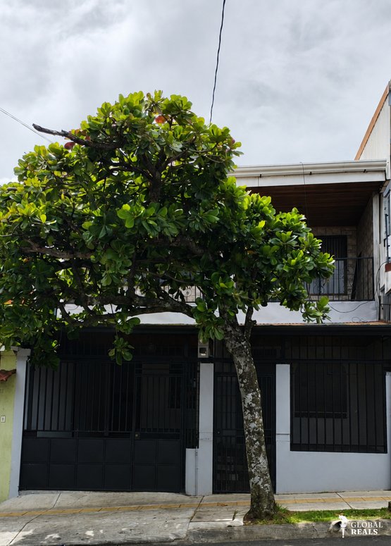 Casa de 2 plantas en venta – La Aurora de Heredia