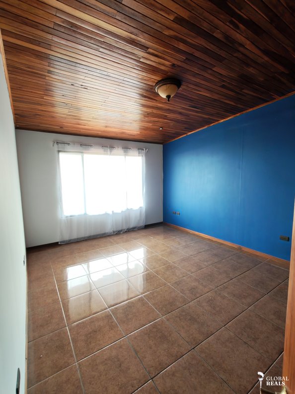 Casa de 2 plantas en venta – La Aurora de Heredia