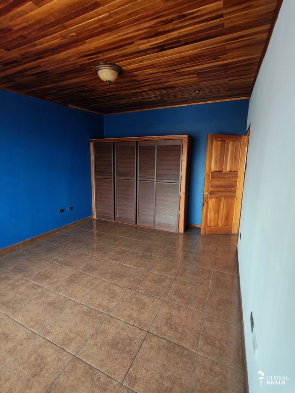 Casa de 2 plantas en venta – La Aurora de Heredia