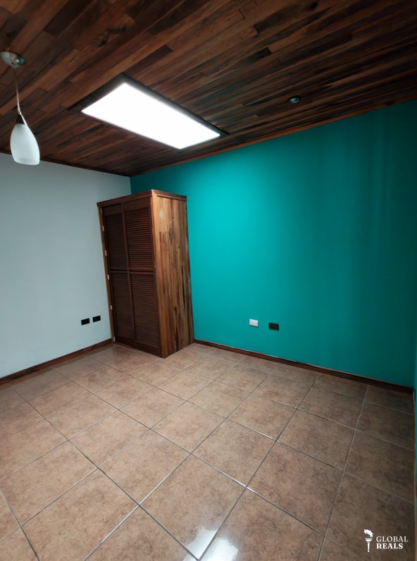 Casa de 2 plantas en venta – La Aurora de Heredia