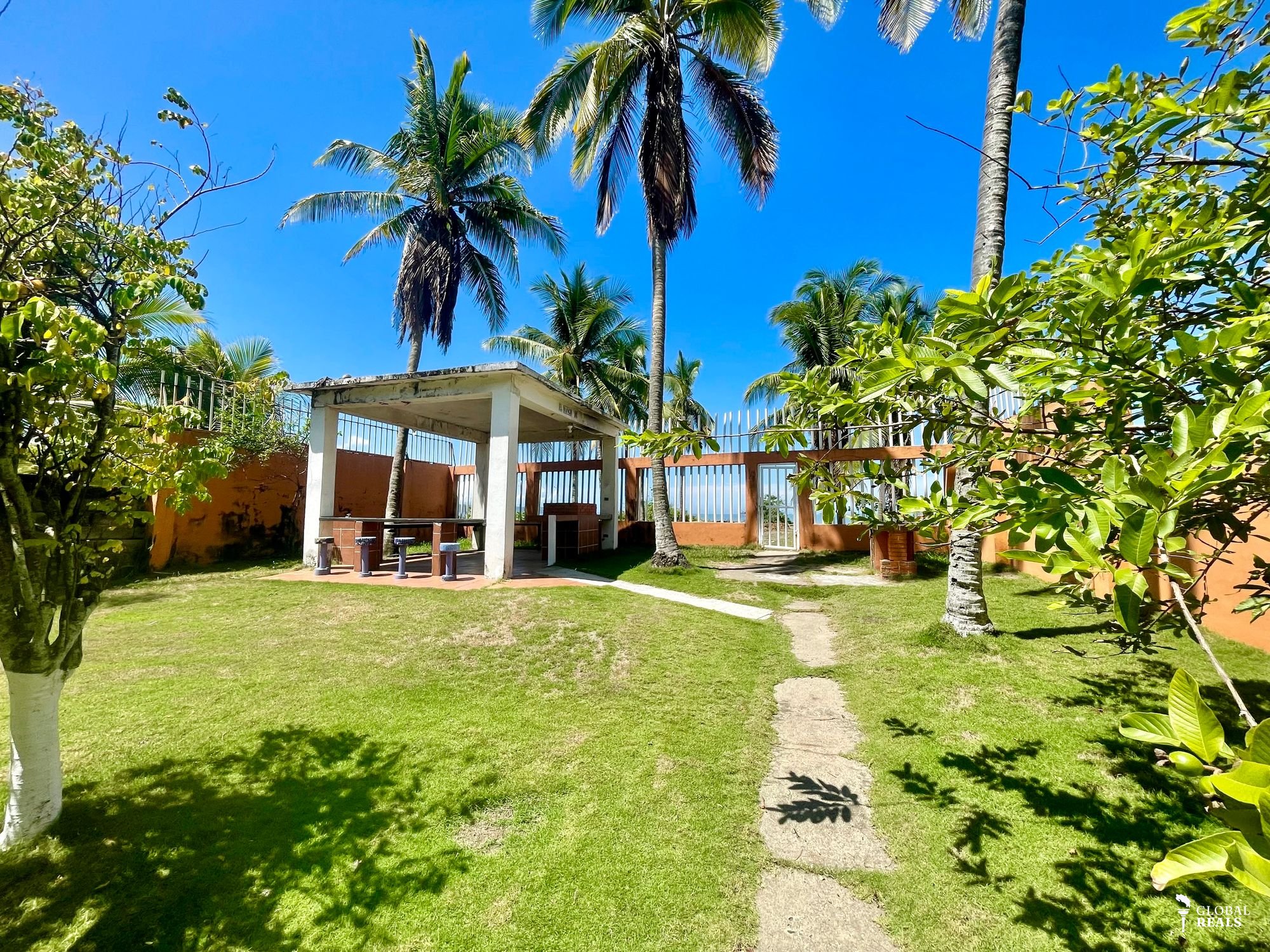 Casa en Venta frente al Mar, Puntarenas