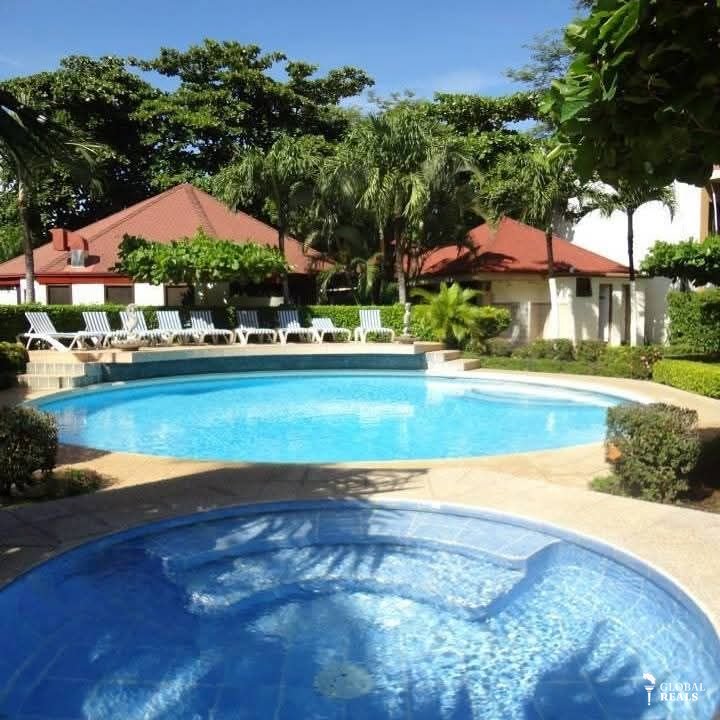 Se vende propiedad. Actualmente como hotel.