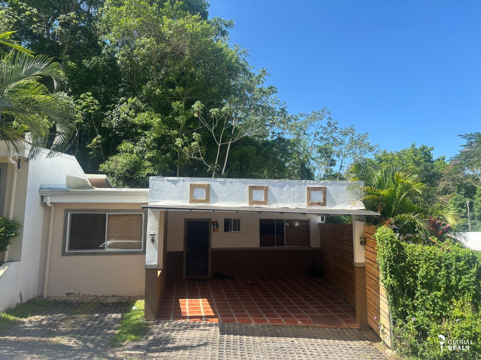 Venta de casa en Condominio en Herradura.