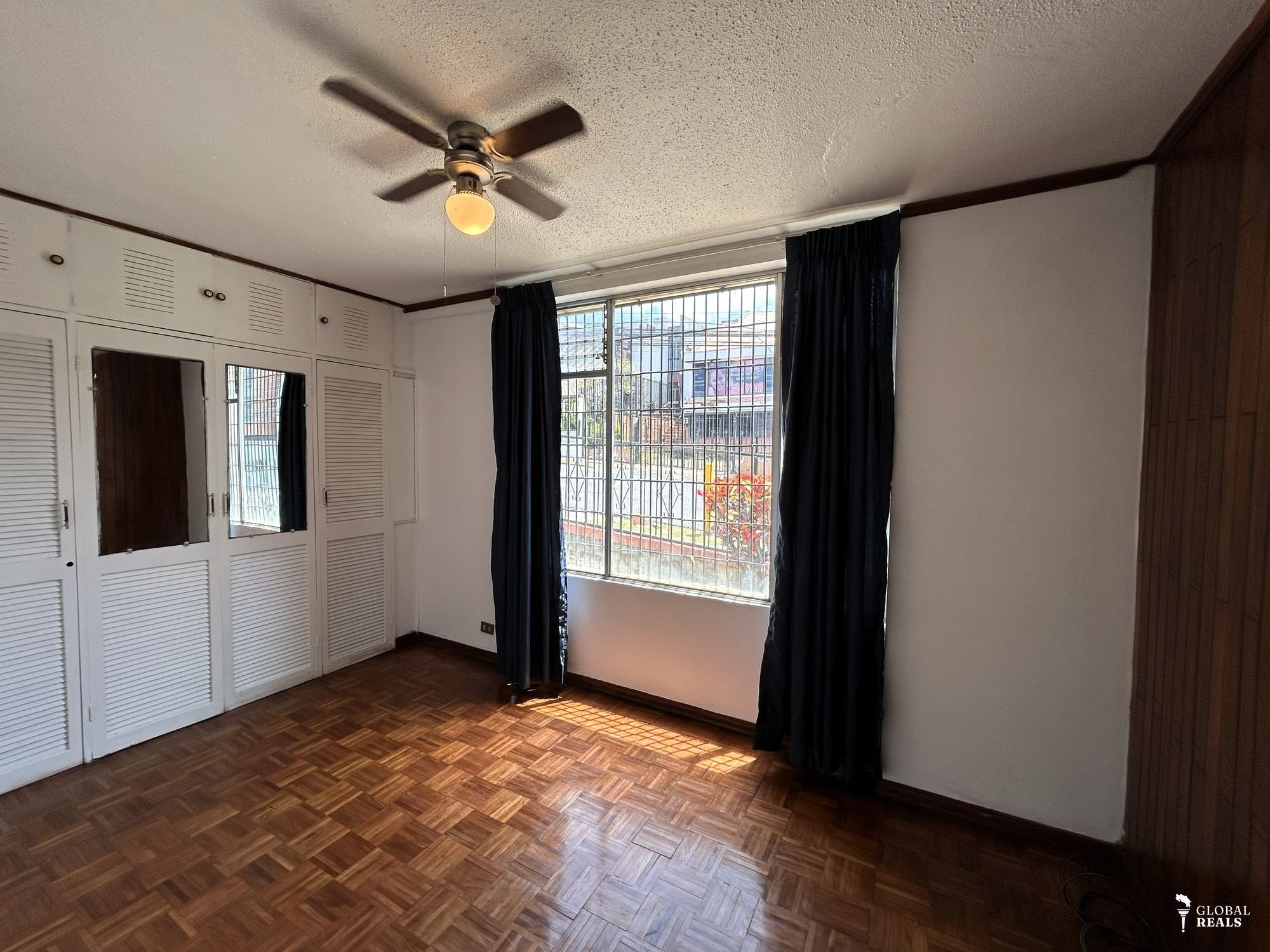 Alquiler de Amplio Apartamento en Barrio Dent
