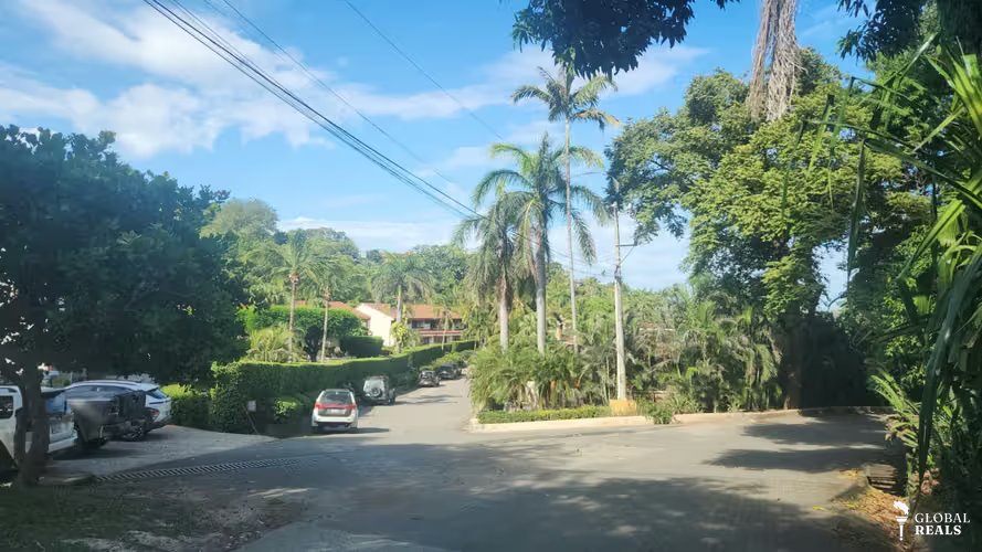 PLAYA FLAMINGO 5.5 HTS $ 5.500,000 dls, a 600 metros de la Playa.