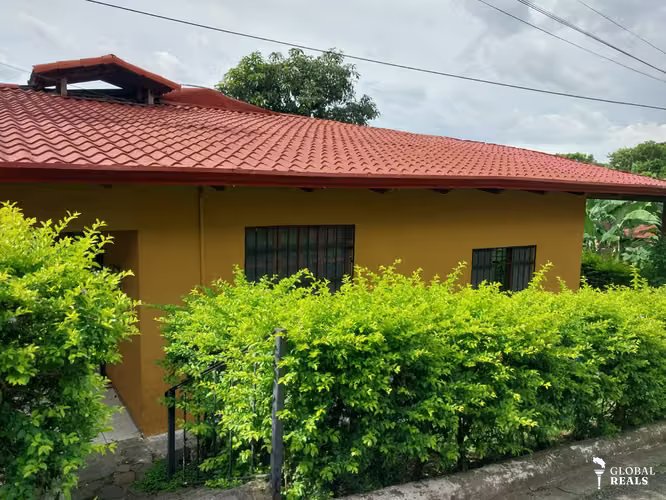 ESCAZU SAN ANTONIO-CÓMODA Y HERMOSA CASA DE 1 NIVEL CON TERRAZA