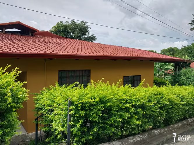 ESCAZU SAN ANTONIO-CÓMODA Y HERMOSA CASA DE 1 NIVEL CON TERRAZA