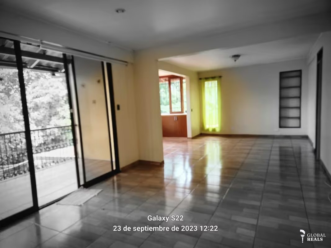 Se renta apartamento en San Antonio de Escazú, 2do piso zona arbolada