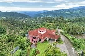 Ocean View Octagon House, una mansión ubicada en las colinas de San Ramón