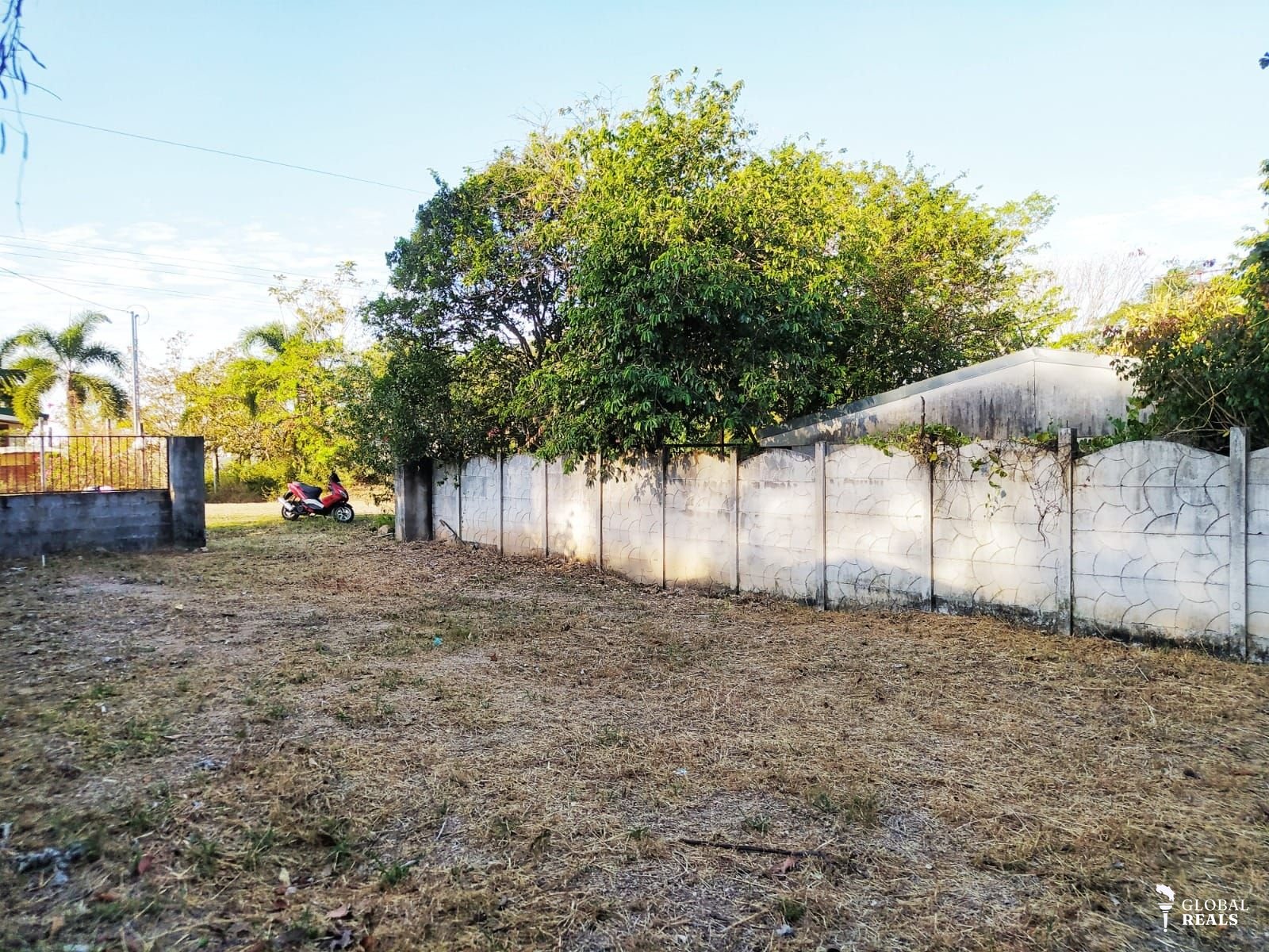 Lote de 305 m² en Mojón de Esparza — ₡18 millones