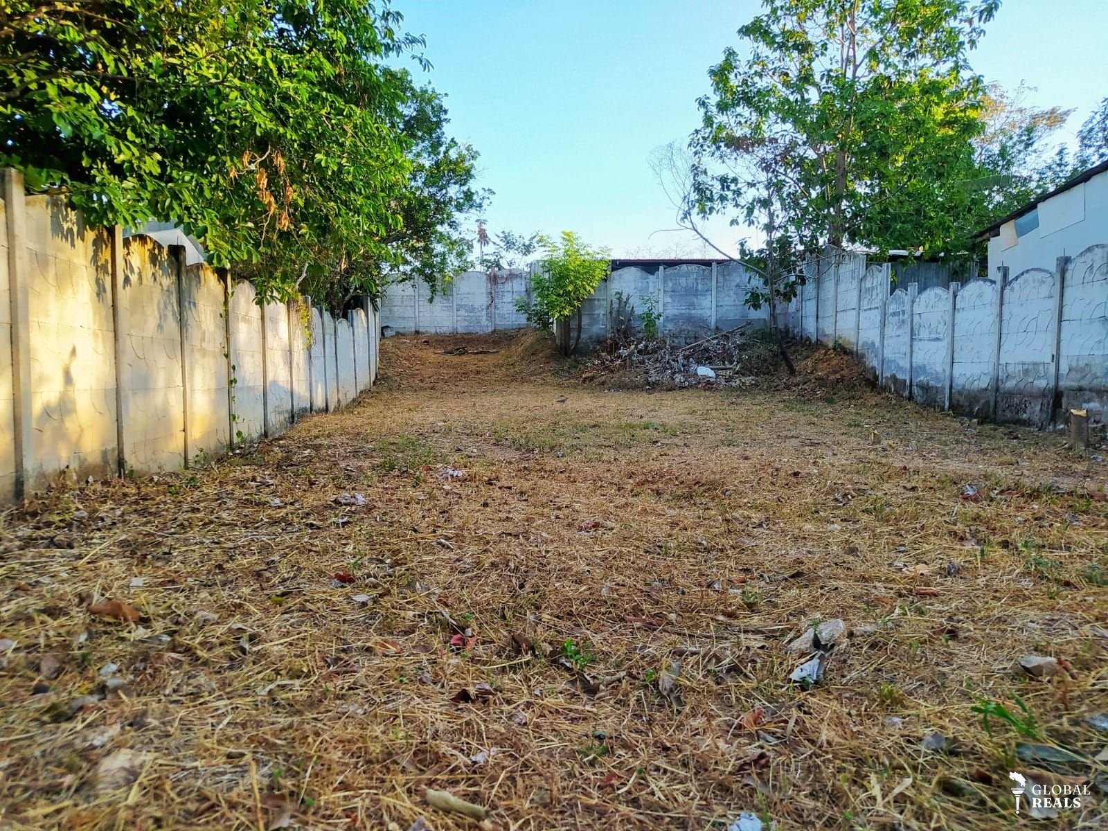 Lote de 305 m² en Mojón de Esparza — ₡18 millones